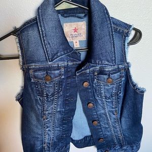 NWOT American eagle sleeveless jean jacket size small